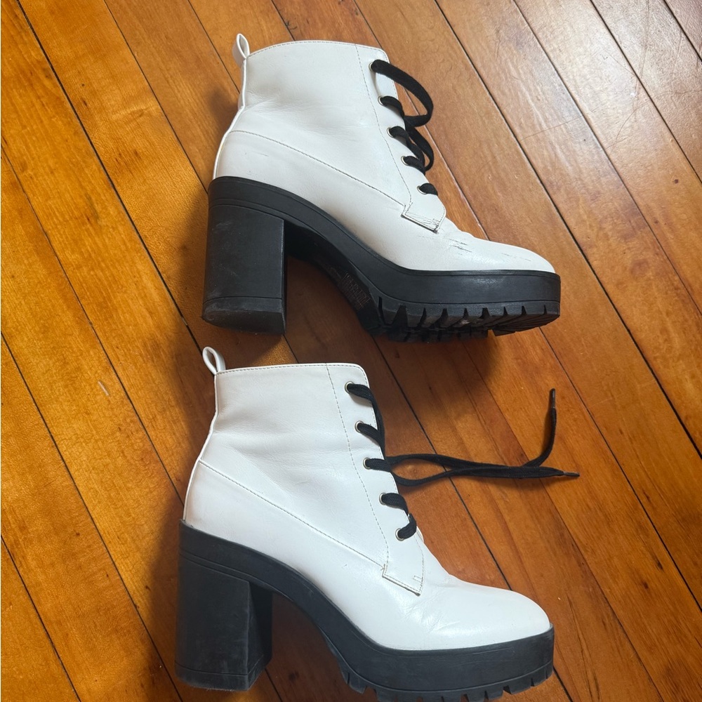 Forever 21 White Heeled Ankle Boots